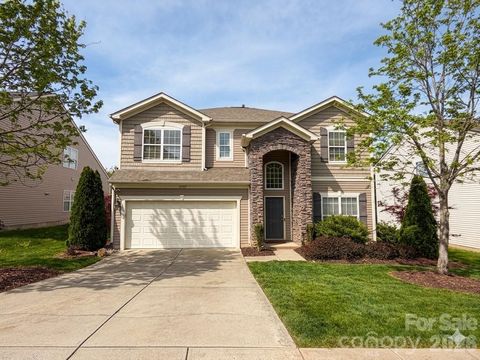 Photo of 10307 Dominion Village Drive, Charlotte, NC 28269 (MLS # 4364669)