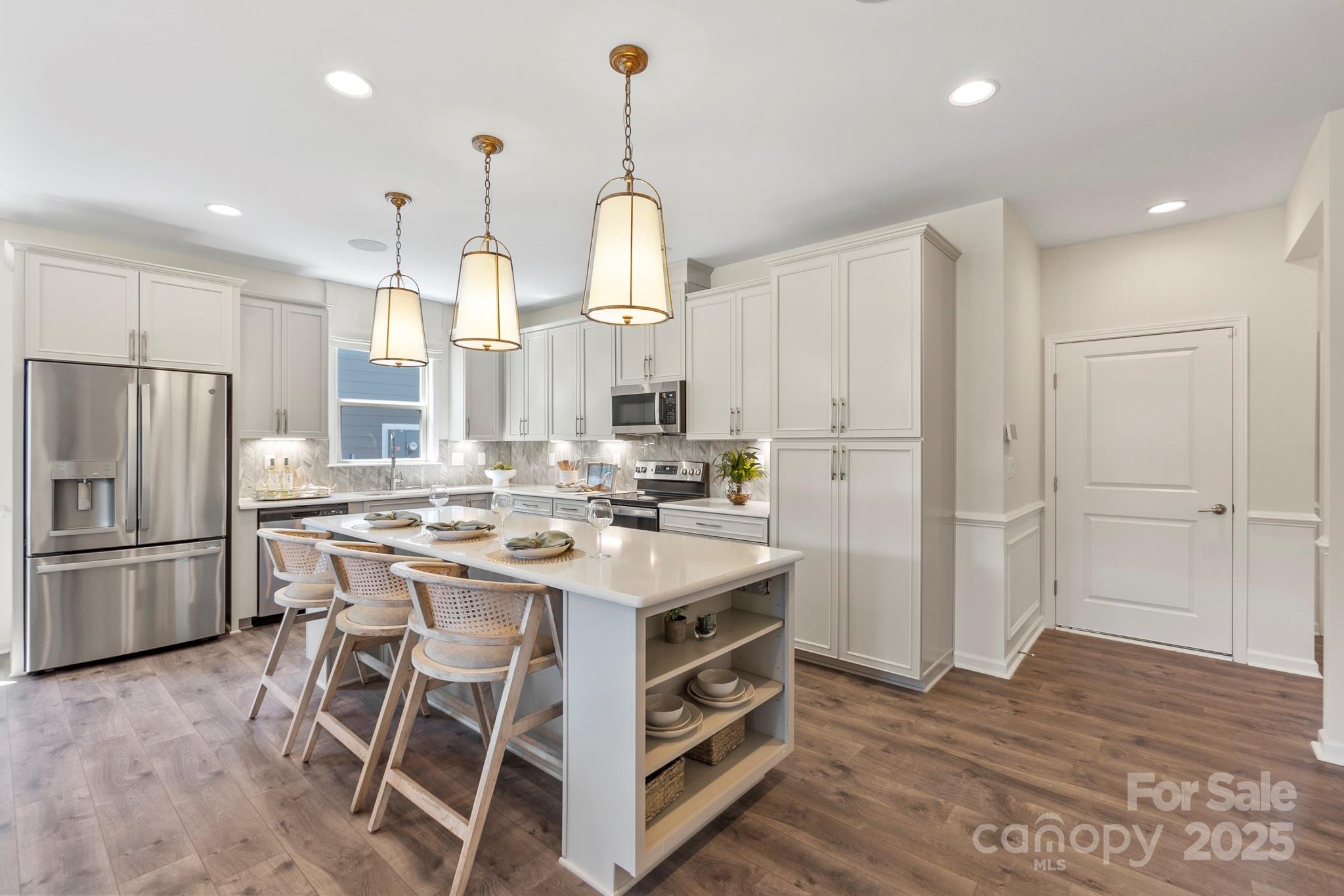 527 Sunharvest Lane