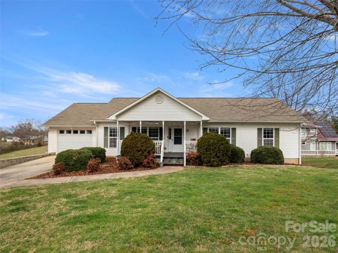 83 Church Street Weaverville NC 28787