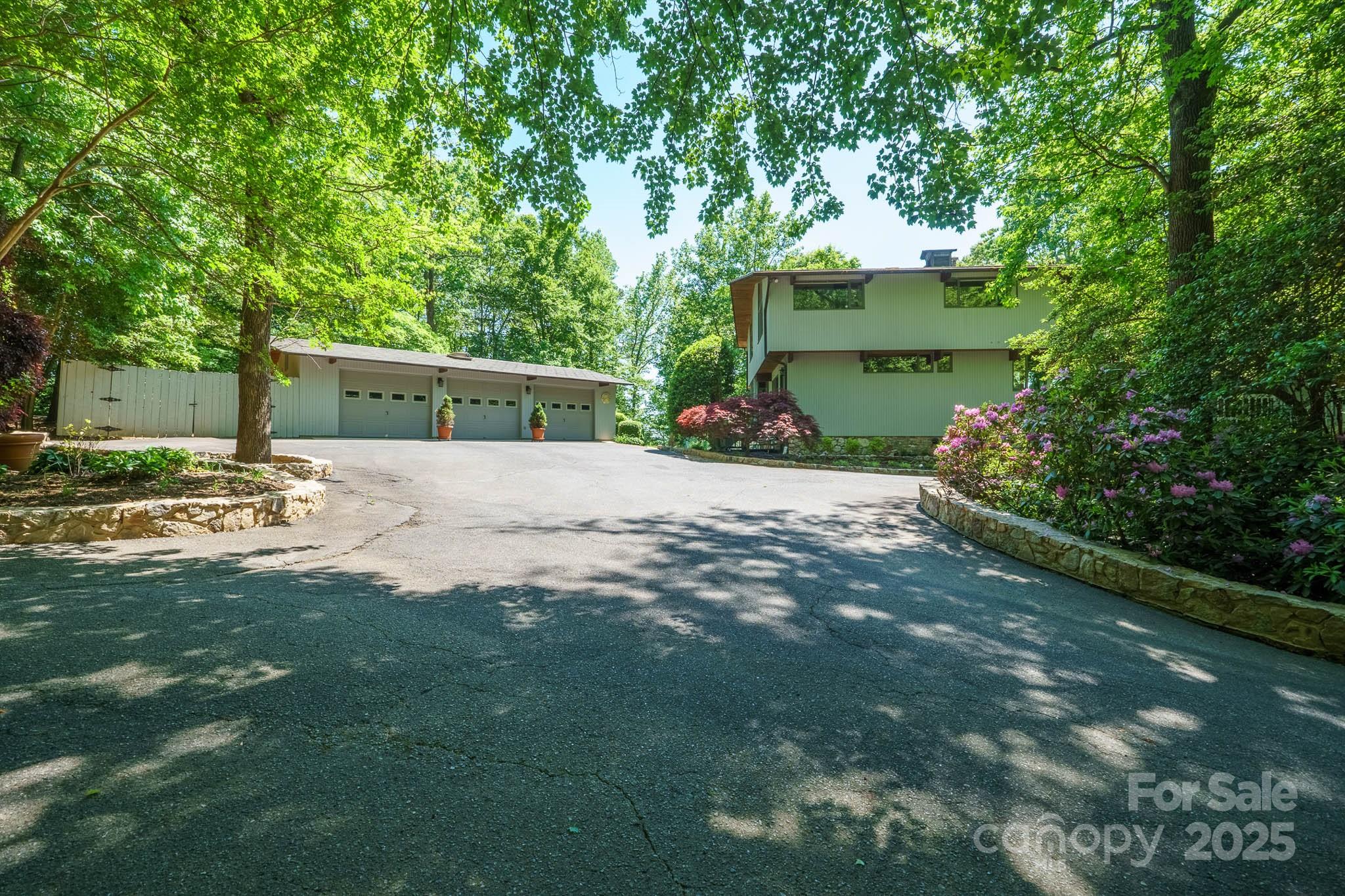 3165 Laurel Ridge Road NW