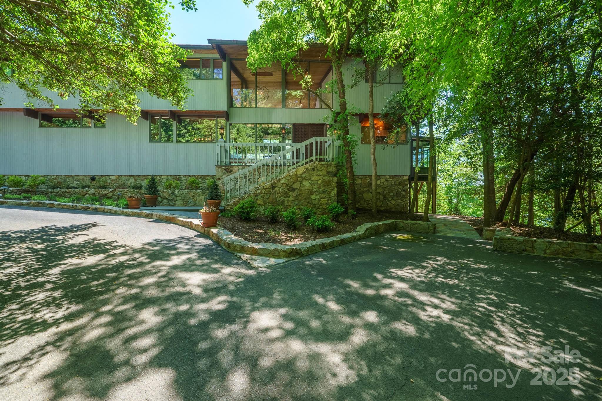 3165 Laurel Ridge Road NW
