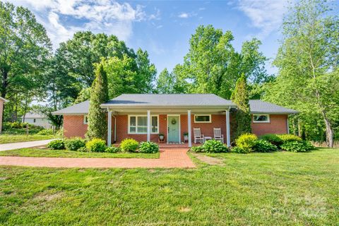 539 30th Avenue NW Hickory NC 28601