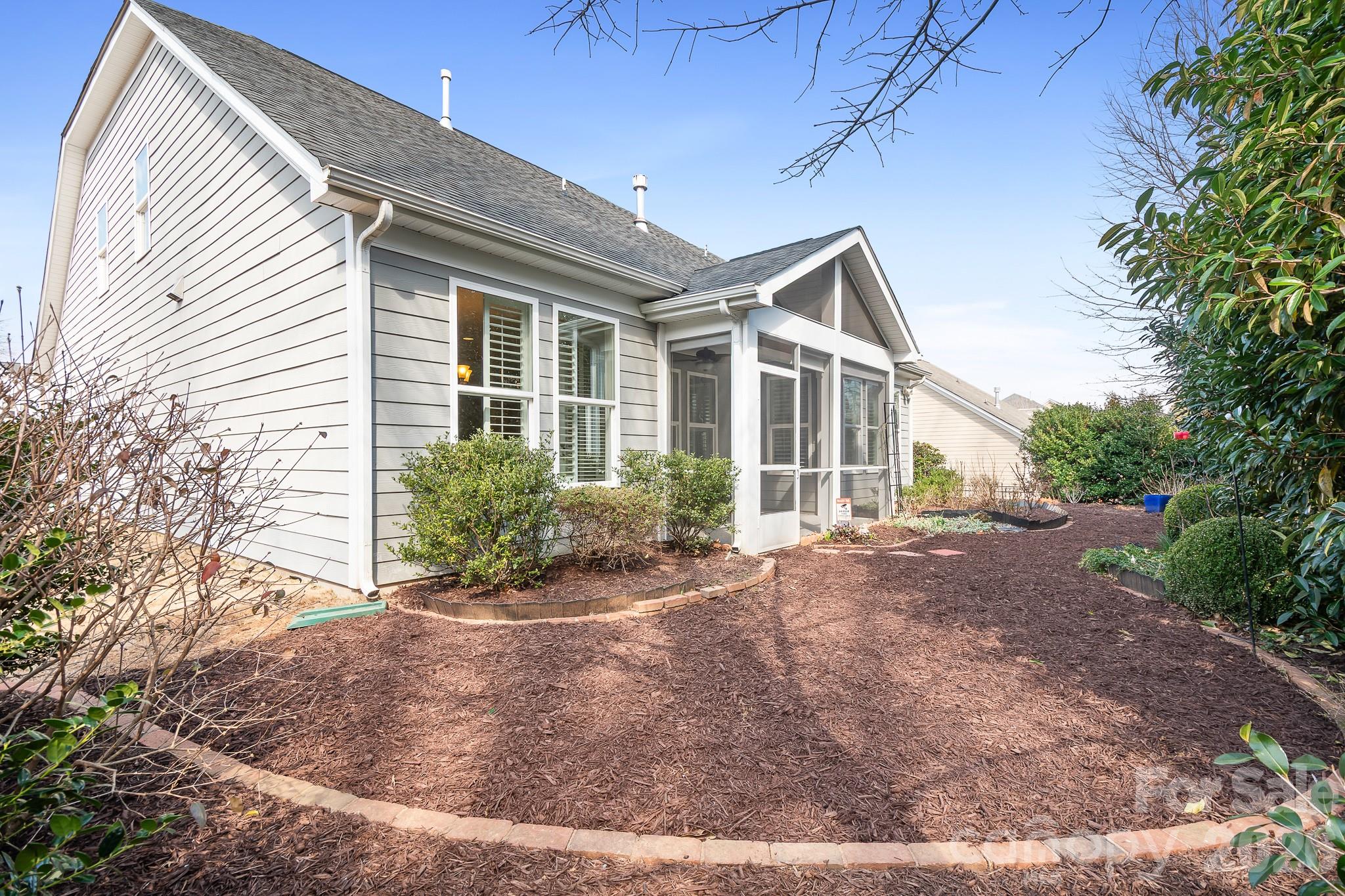 Cobblestone Manor - Residential