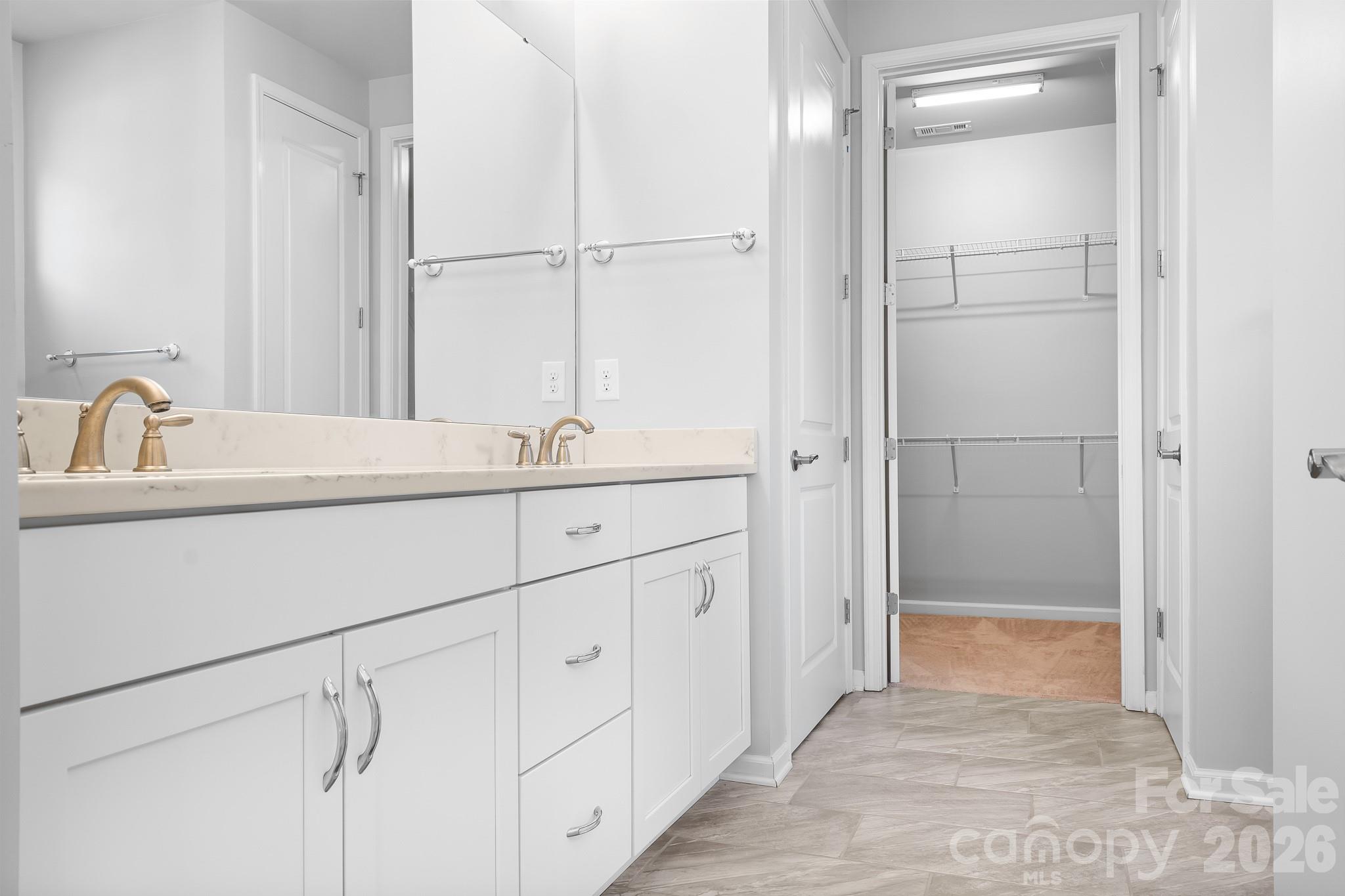 Cobblestone Manor - Residential