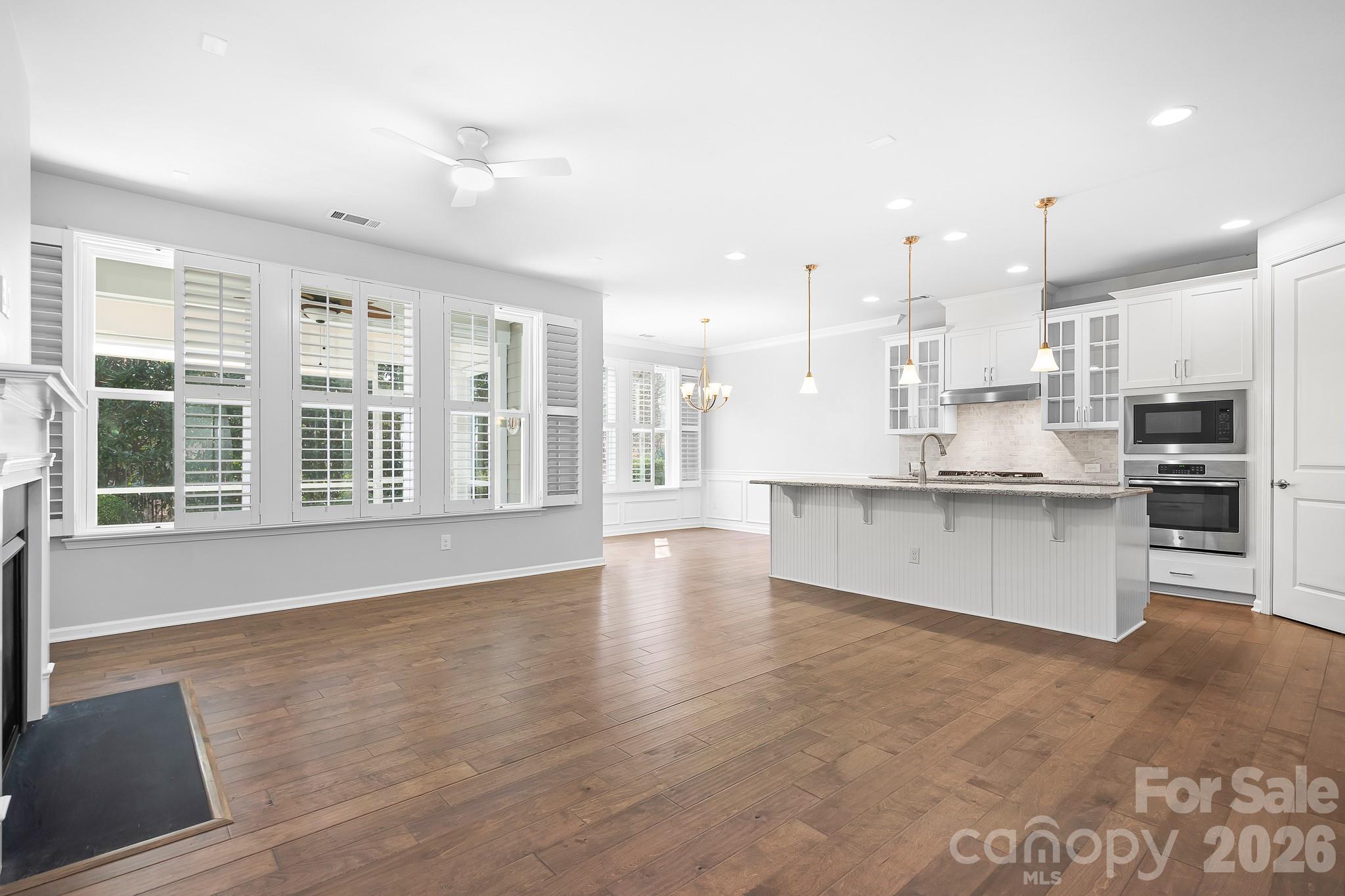 Cobblestone Manor - Residential