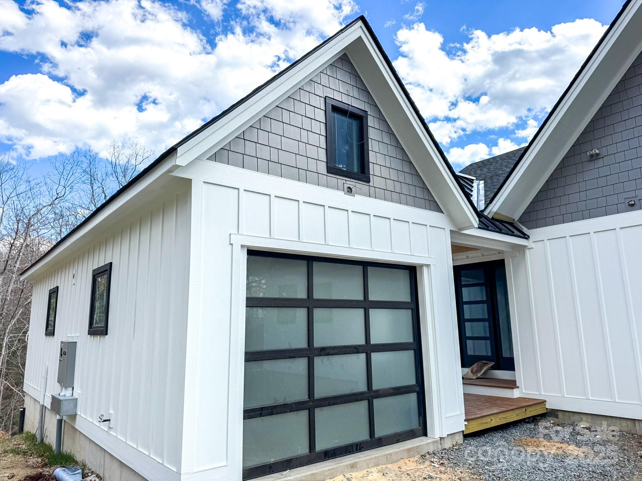 1018 Willow Ridge Drive
