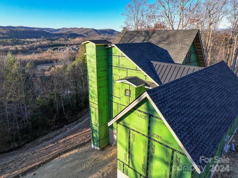 A home in Hendersonville