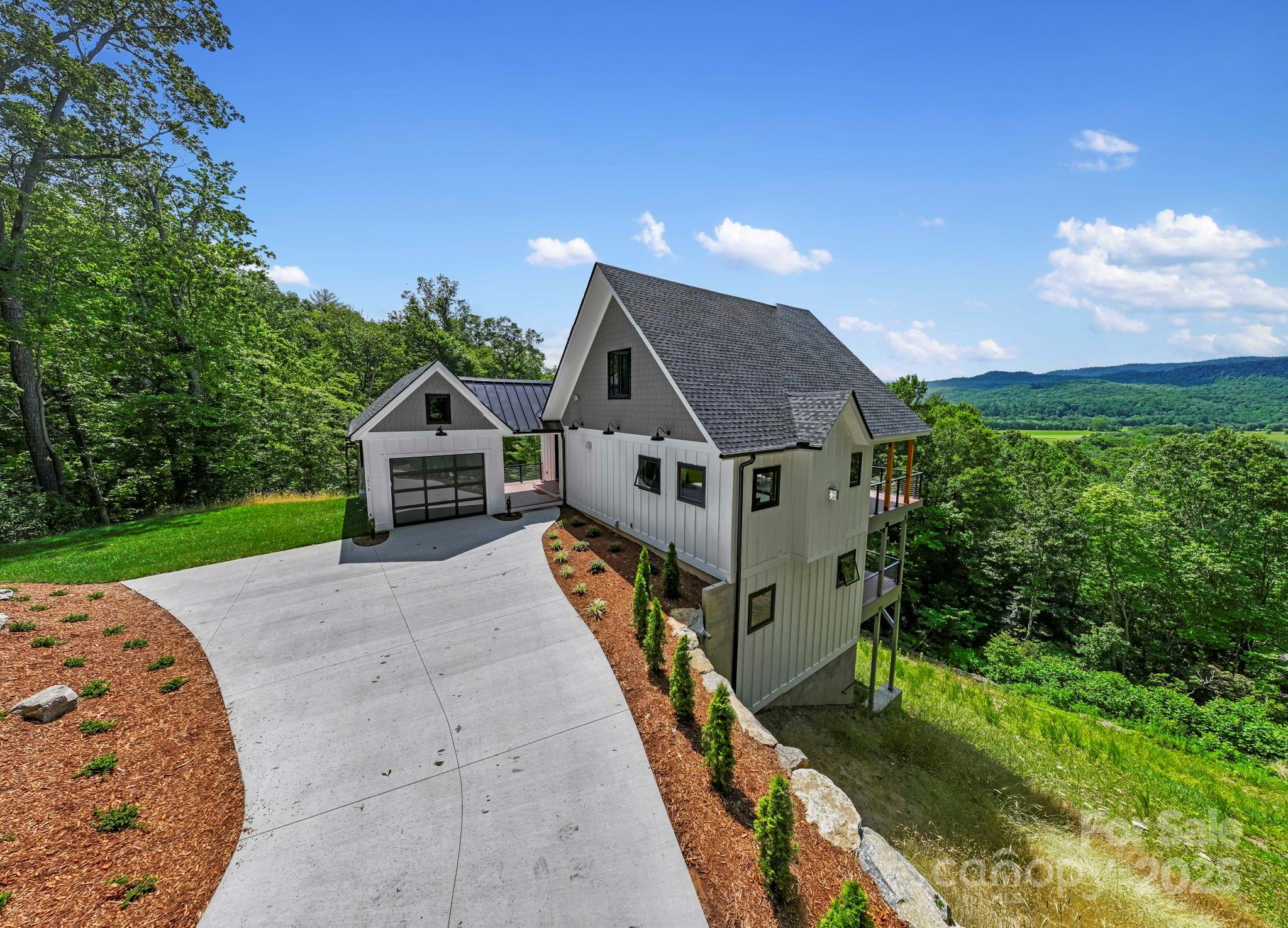 1018 Willow Ridge Drive