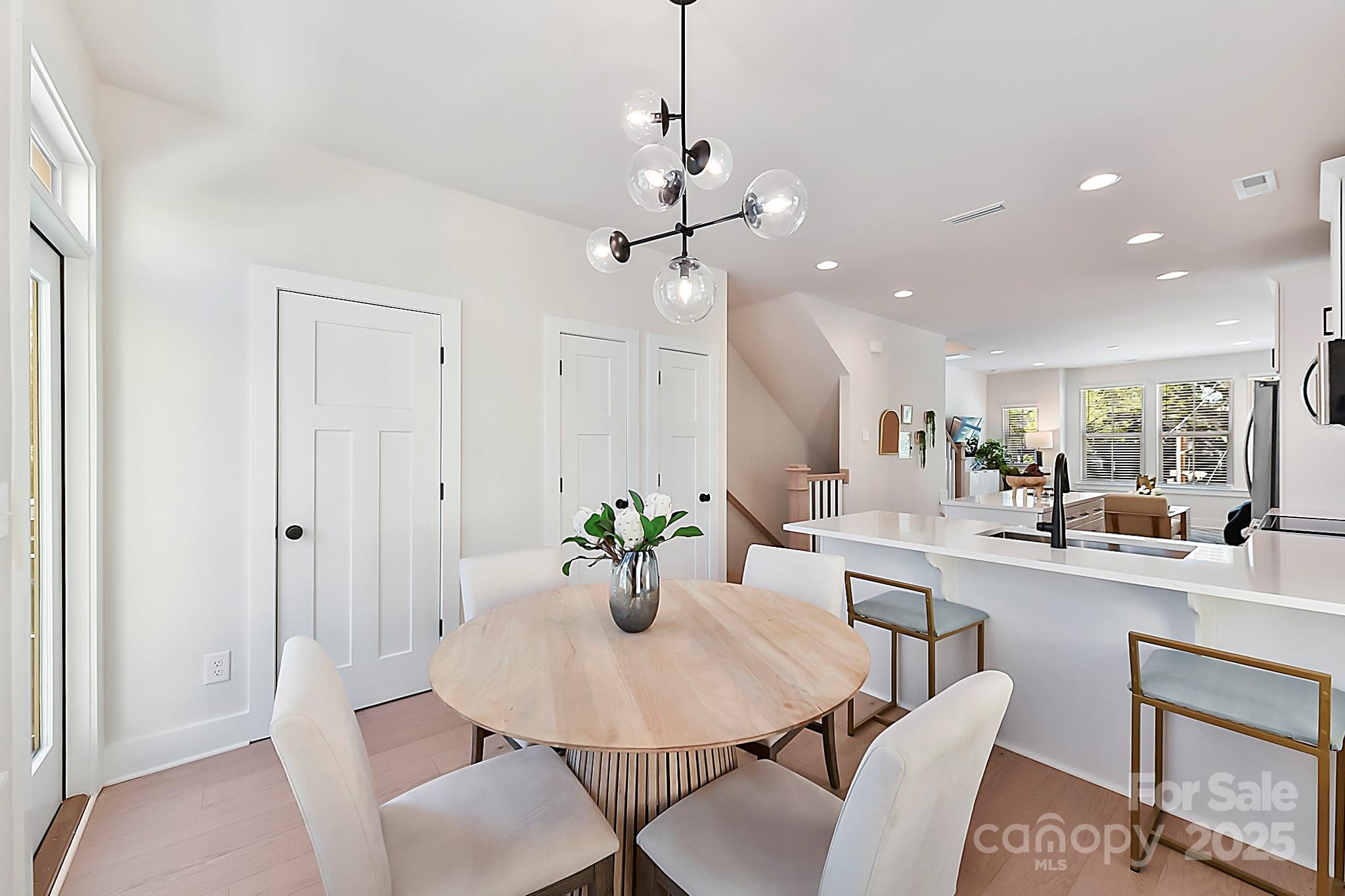 1223 E 16th Street 13