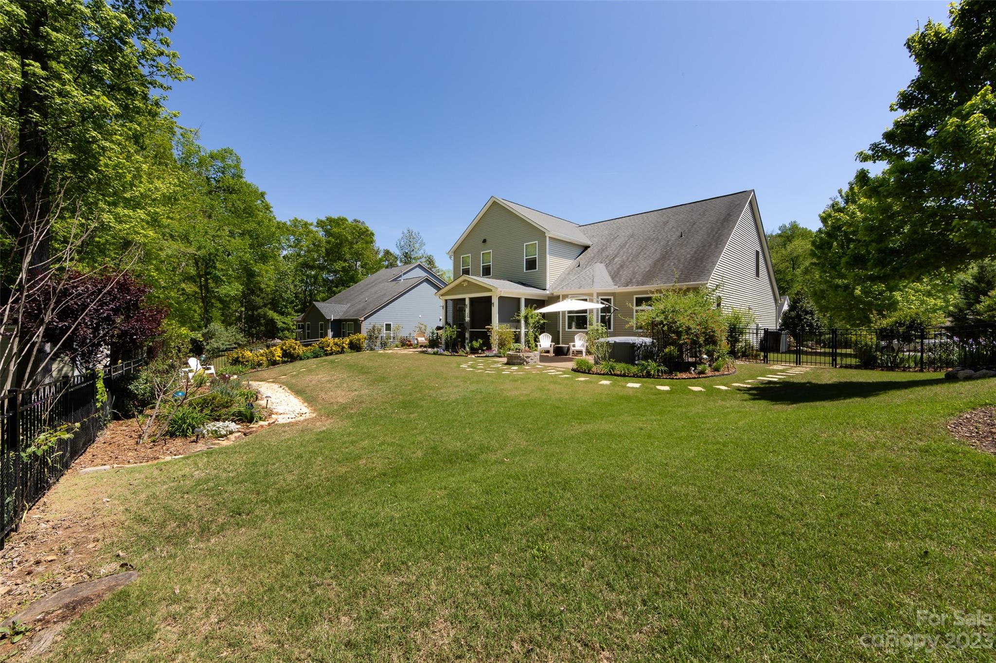 Shelly Woods - Residential