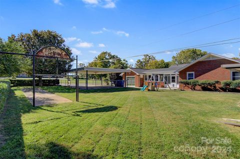 A home in Hickory