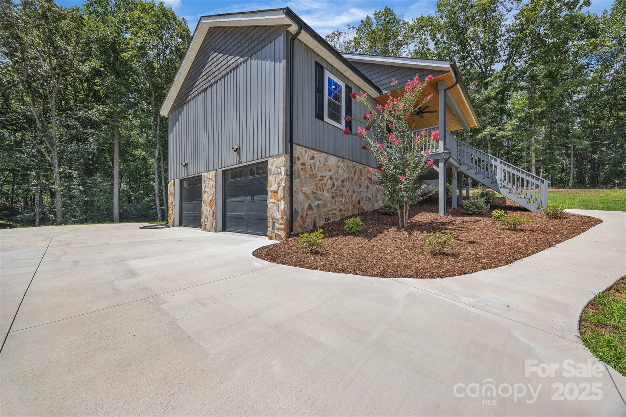 2349 Ellen Street 27