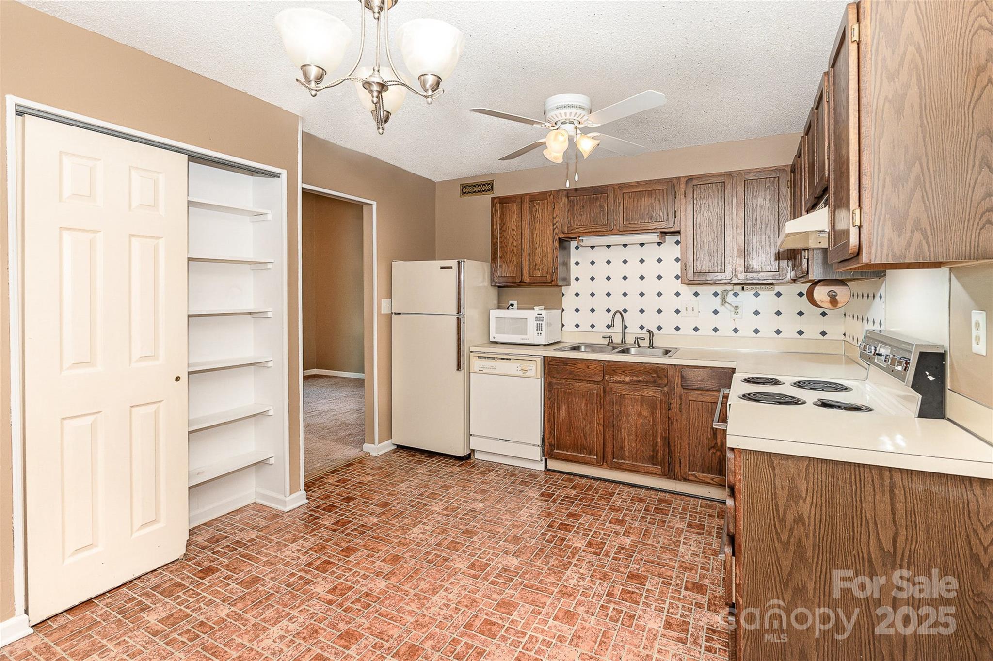 Hunters Chase - Residential