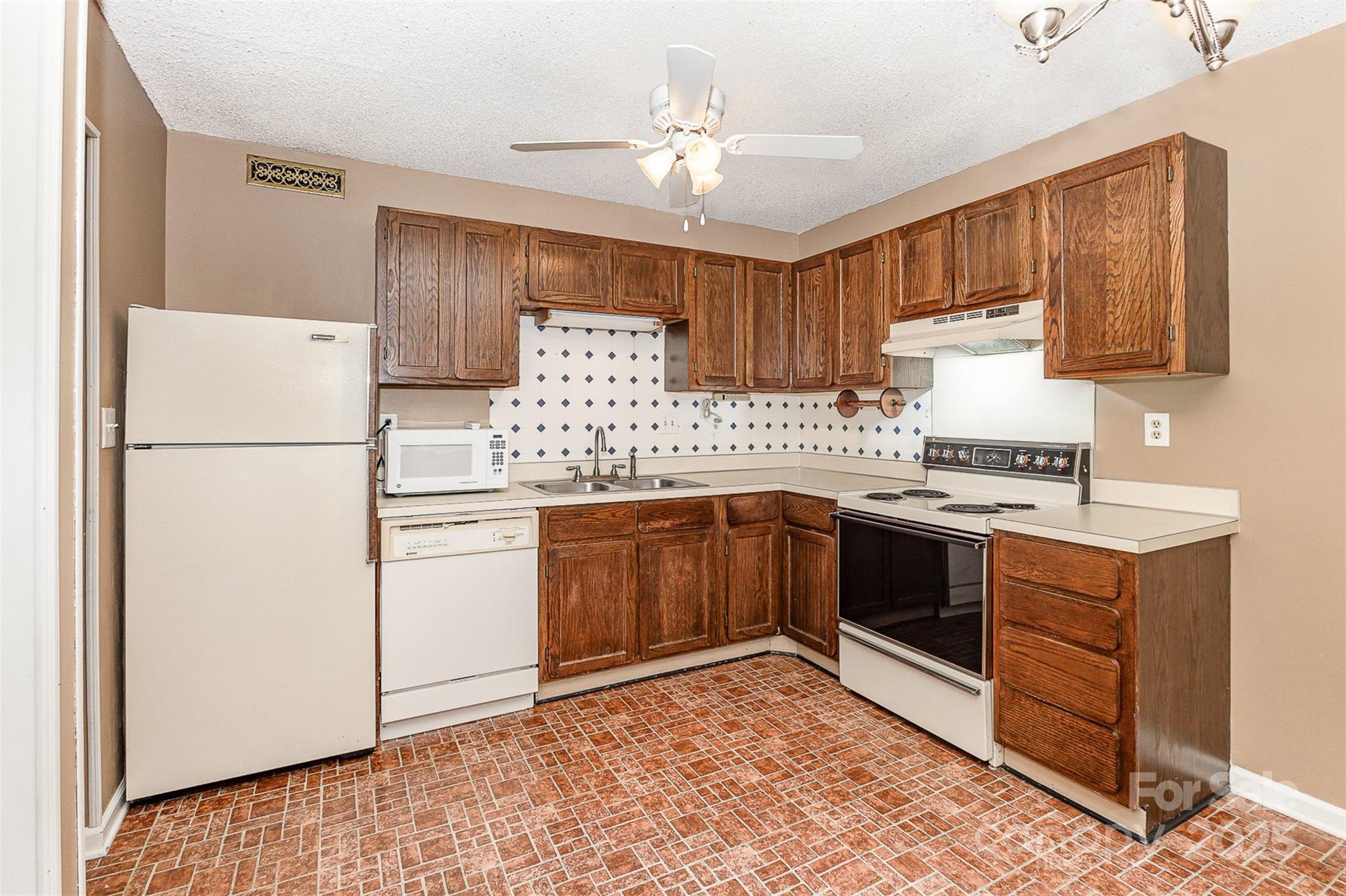 Hunters Chase - Residential