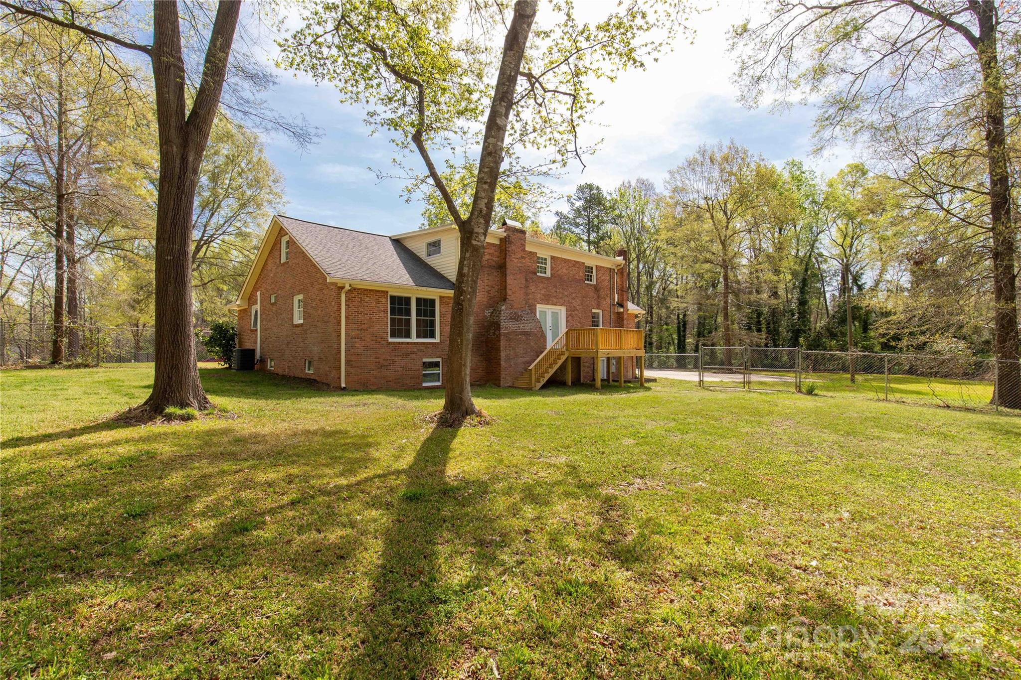 Twin Lakes - Residential