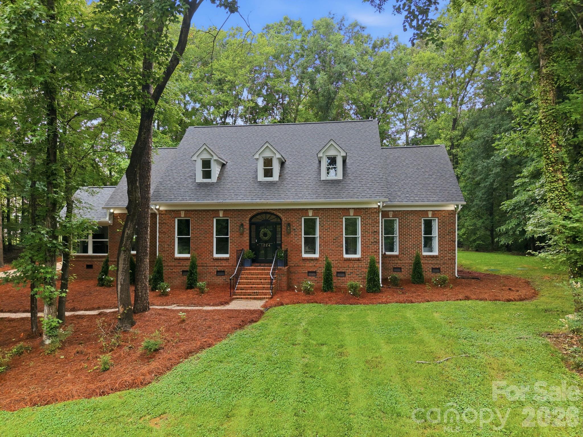 1224 Lago Vista Drive