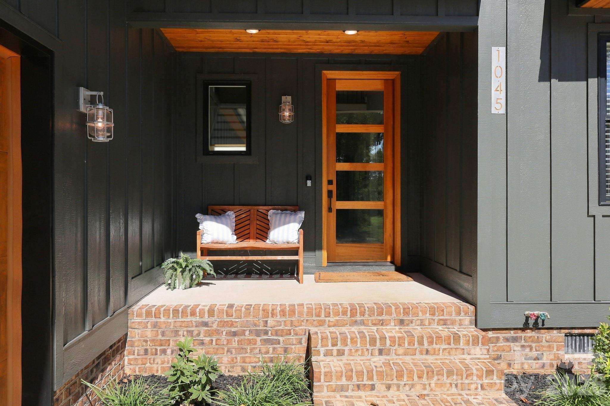 1045 Freshwater Lane