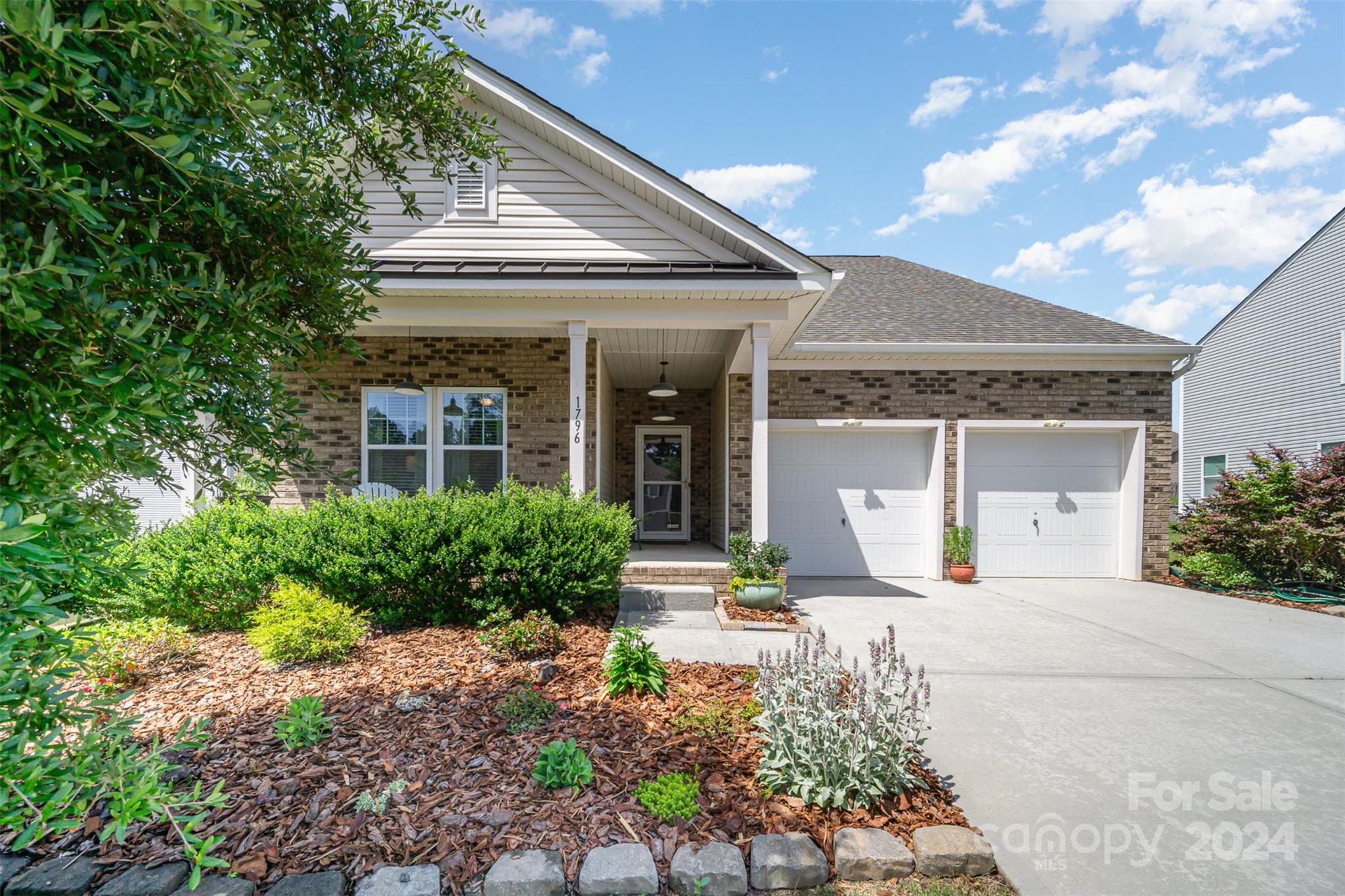 Ellis Pond - Residential