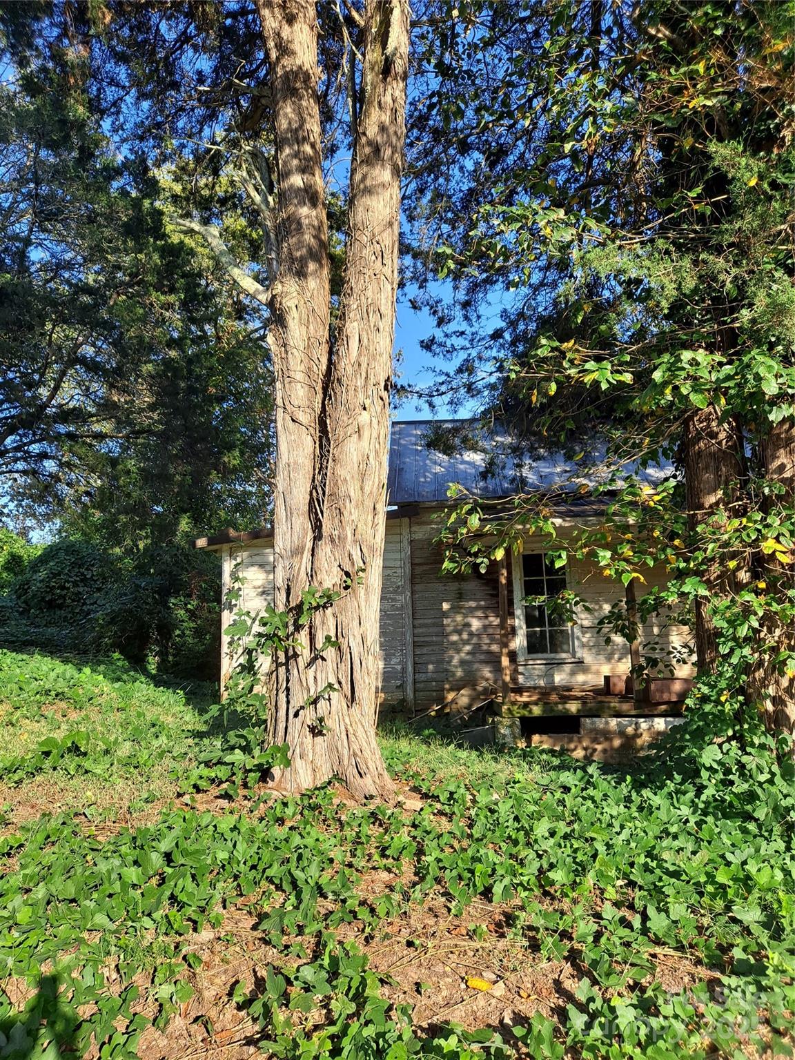 6916 Berea Avenue Extension