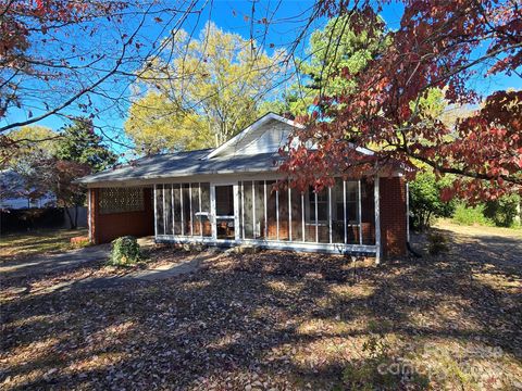Photo of 1233 E Cannon Avenue, Albemarle, NC 28001 (MLS # 4325838)