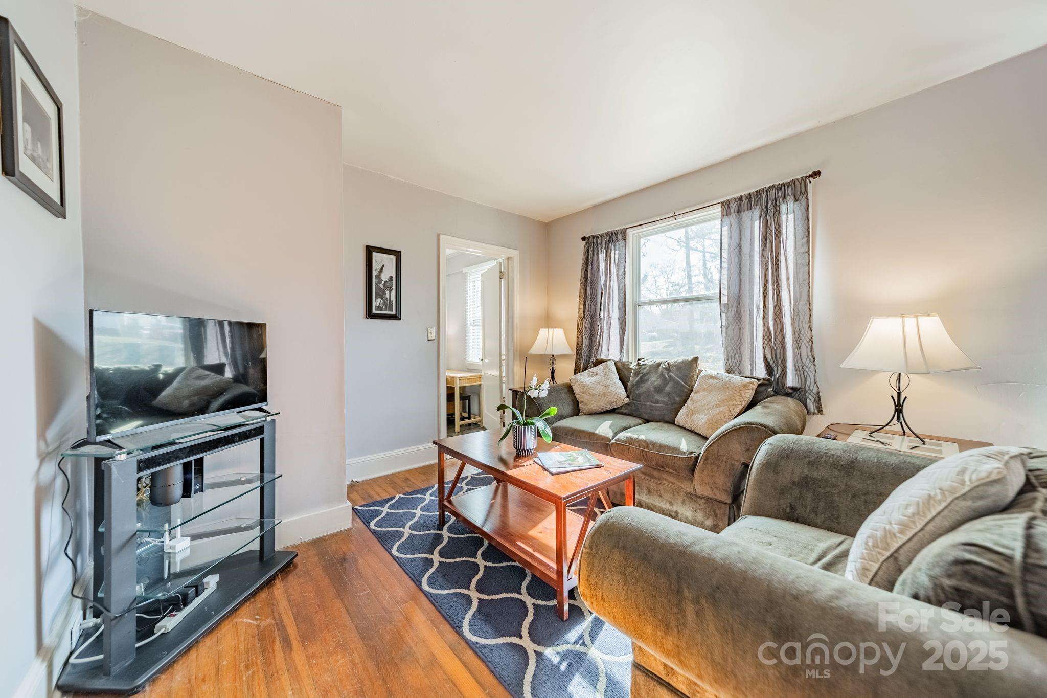 2516 Columbus Circle