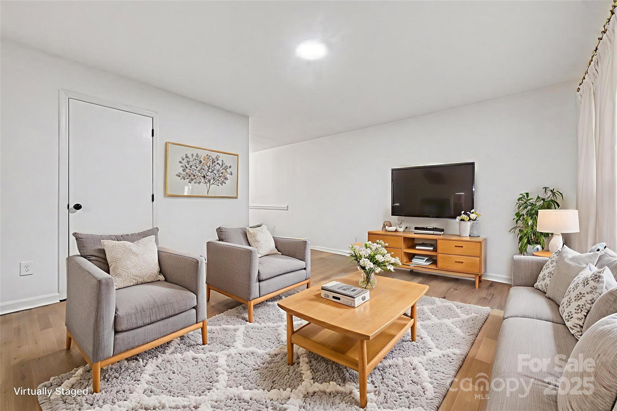 5001 Lakecrest Drive