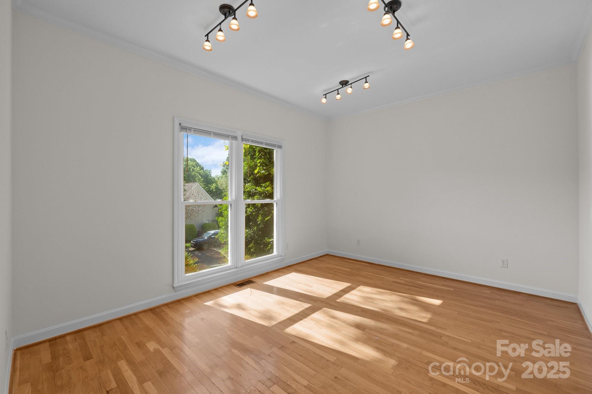 765 Portpatrick Place