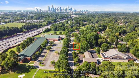 Photo of 1301 Hateras Avenue, Charlotte, NC 28216 (MLS # 4405104)