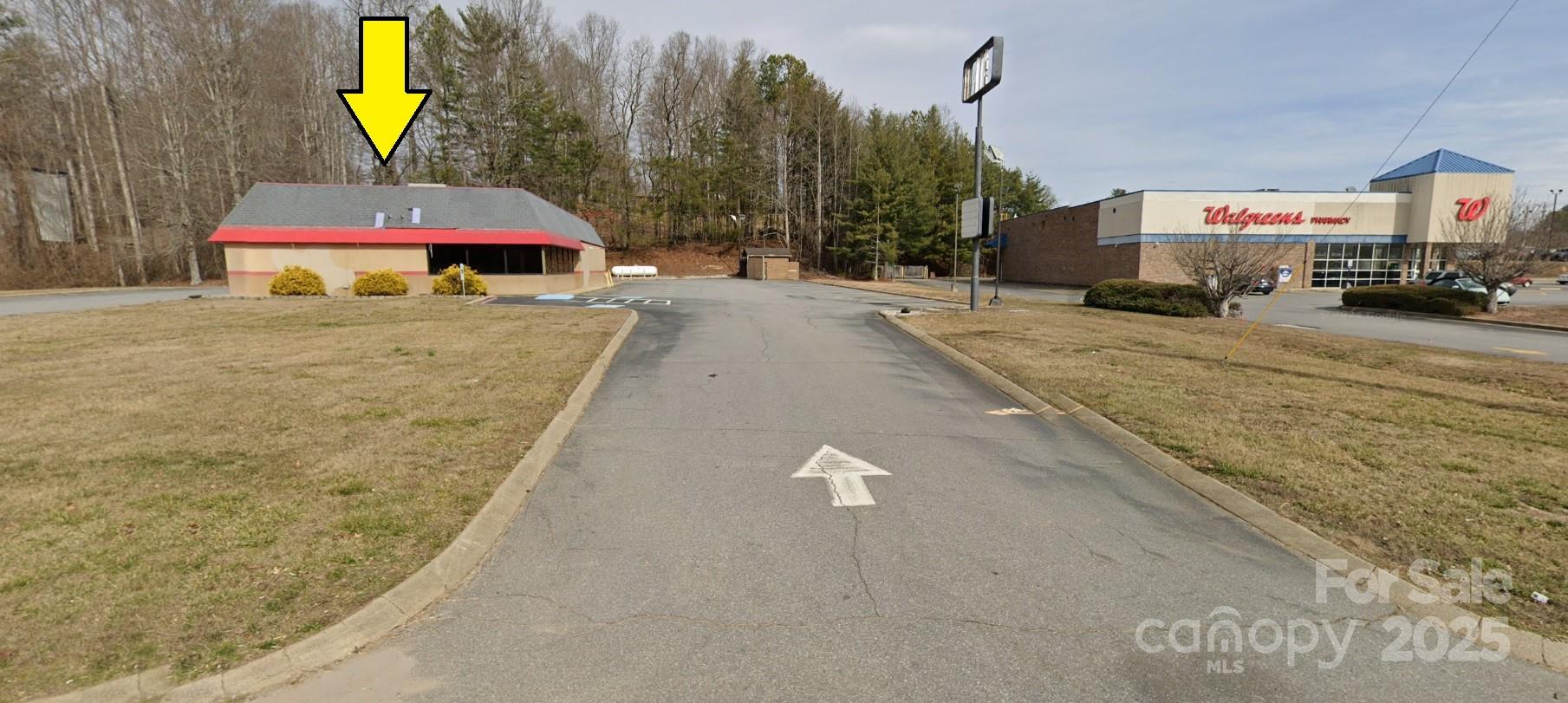 58 Hwy 64 Corner W
