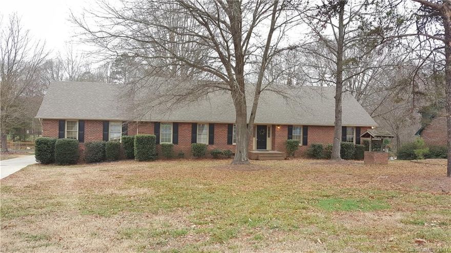 Sought after full brick Ranch home in Fort Mill on large acre lot! Great condition and well maintained. New carpet, fresh paint, updated kitchen with granite, open floor plan including spacious rooms, both Formals + Great Room with fireplace and Breakfast Bar, huge deck on an acre with outdoor living areas such as fire pit and Pergola with swing! Newer HVAC & Roof in 2011. No HOA + Low county only taxes and eligible for No Money Down USDA loan!