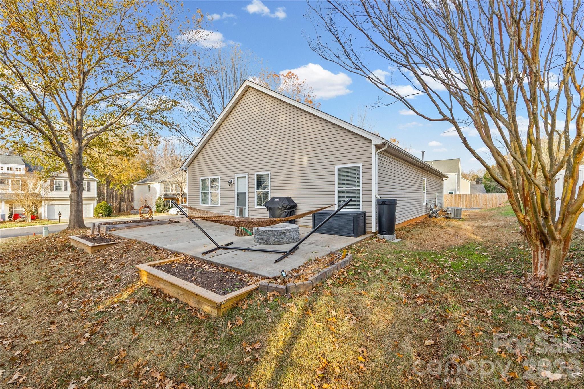 Sandy Pointe - Residential