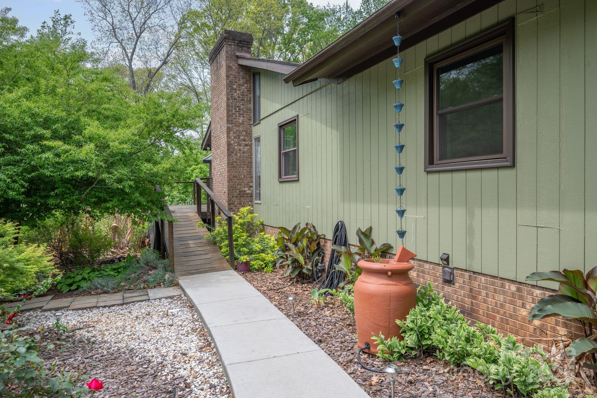 78 Scalybark Trail
