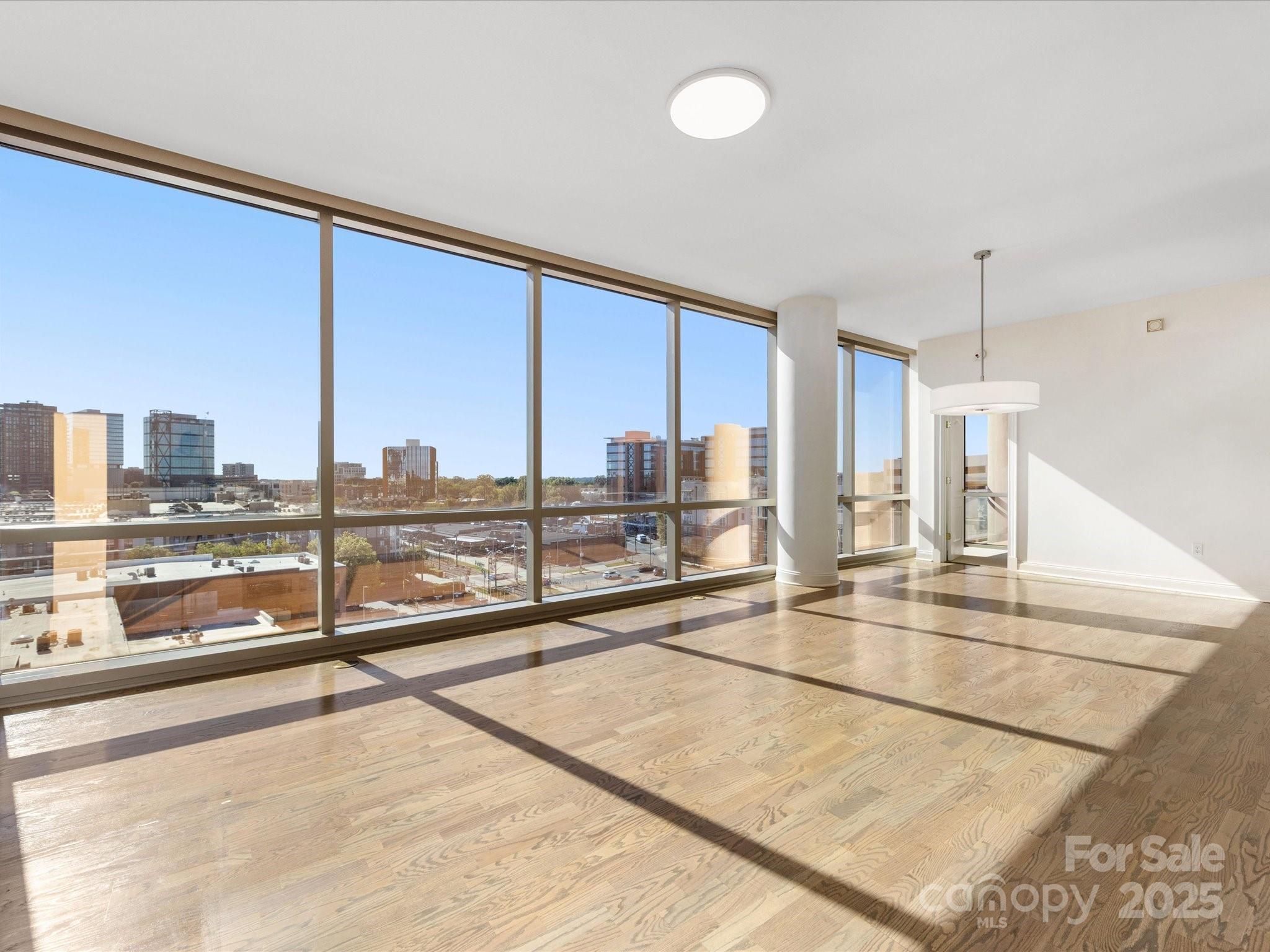 315 Arlington Avenue 903