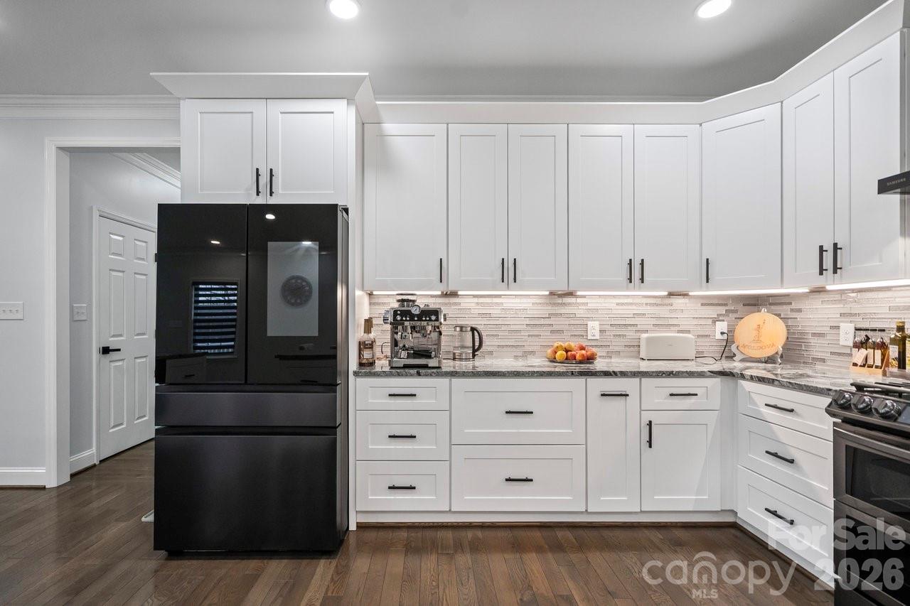 3670 9th Street Drive NE