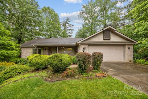 206 Pine Knot Trail Hendersonville NC 28739