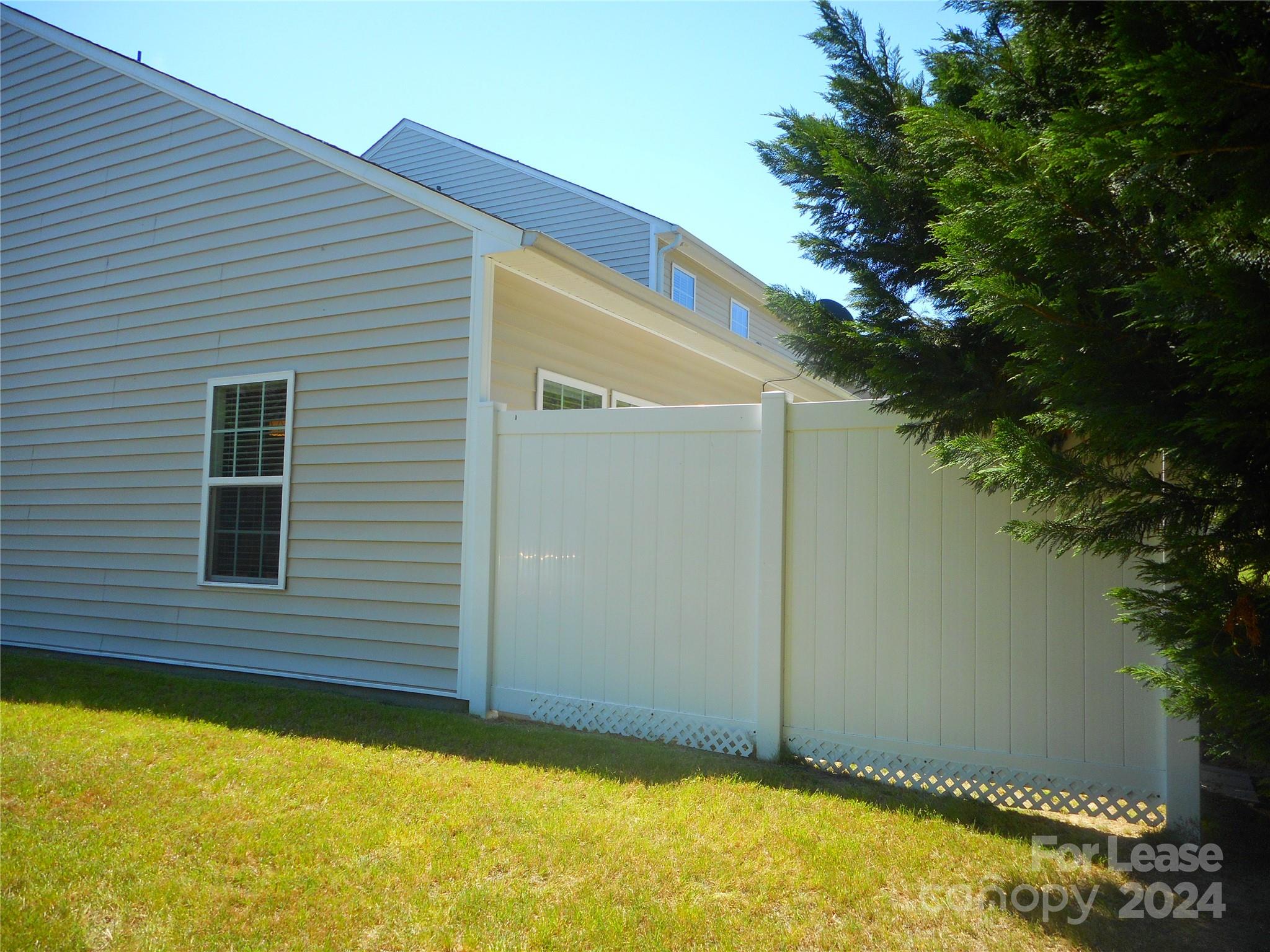 Palmetto Traces - Residential Lease