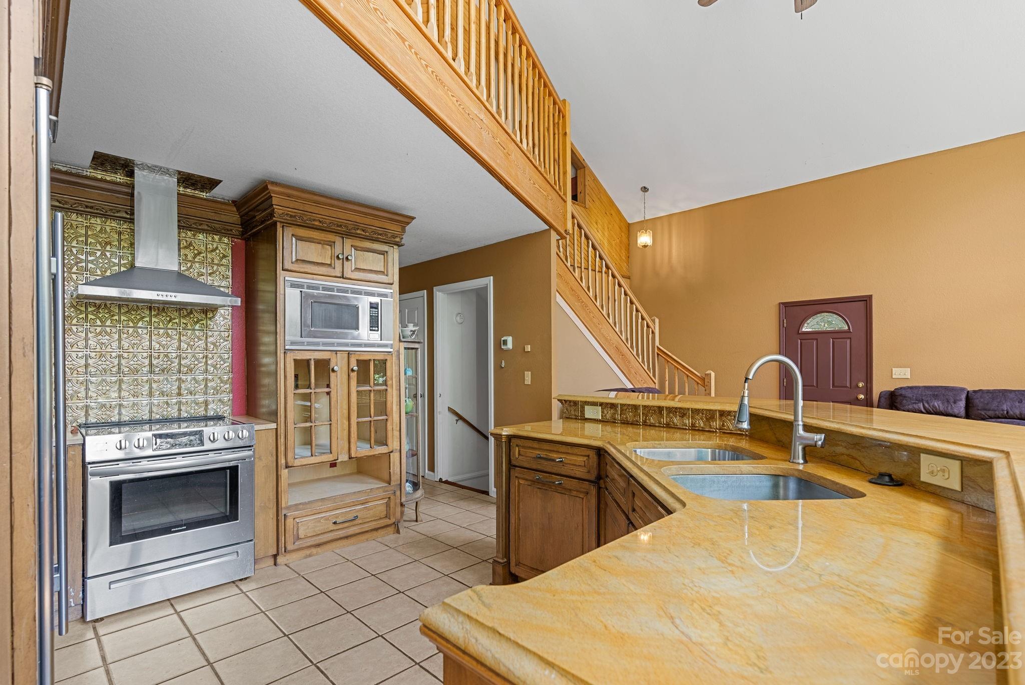 Gladyview Estates - Residential Income