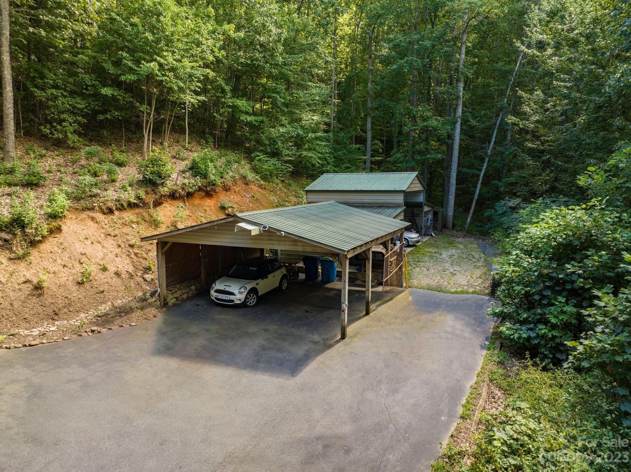 Gladyview Estates - Residential Income