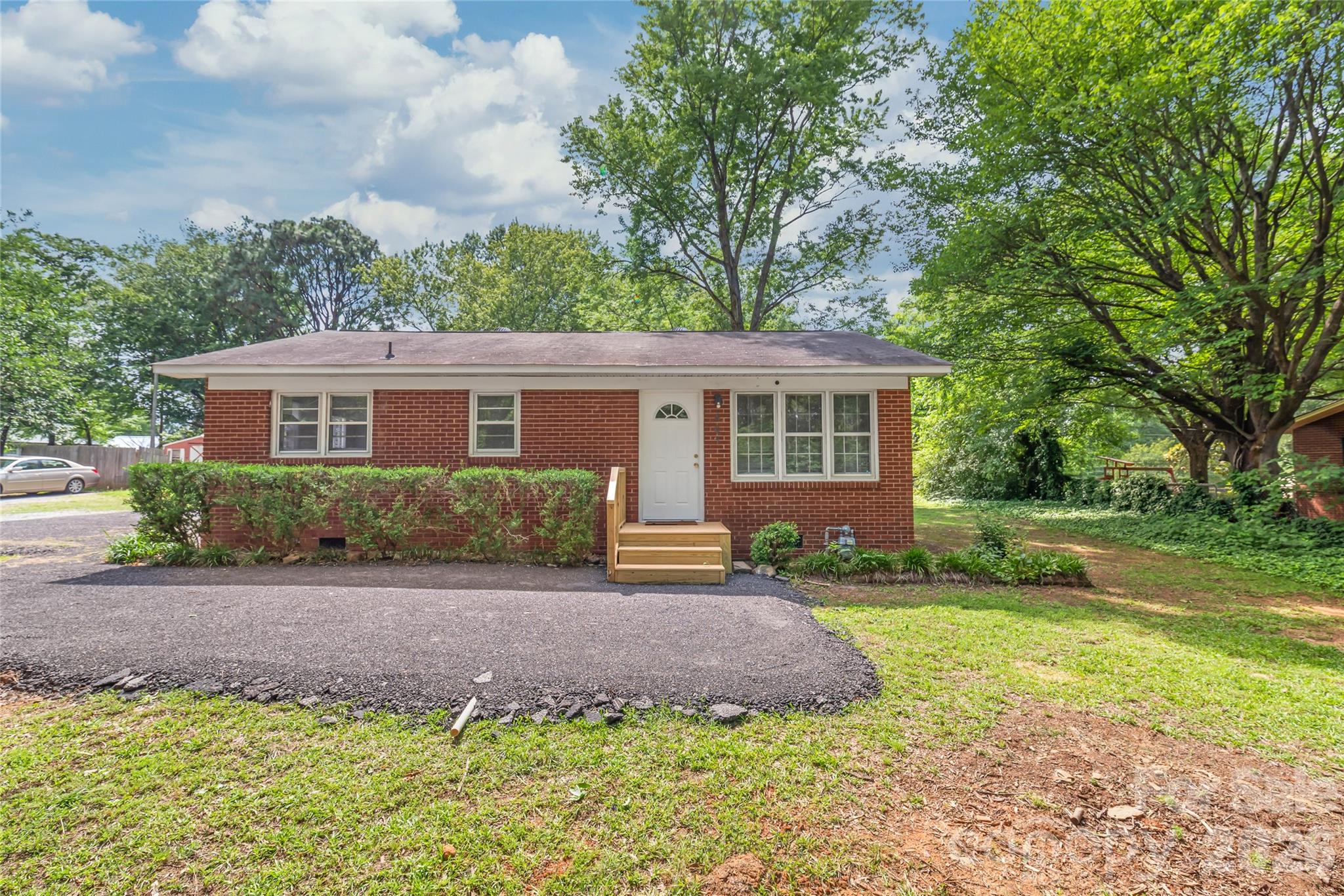 607 N Rocky River Road