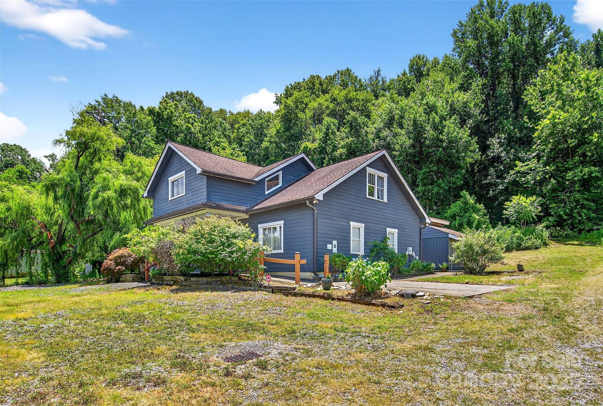 626 Old Lytle Cove Road
