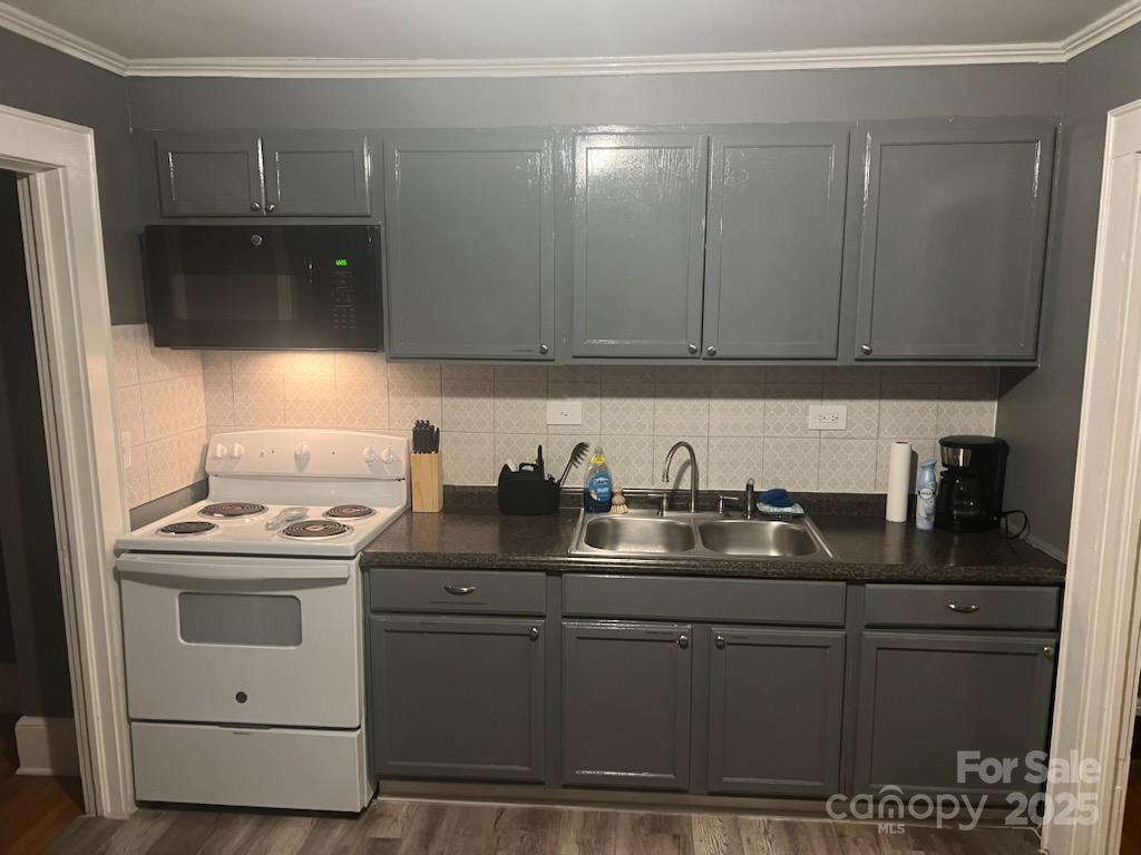 704 E 3rd Street E 3