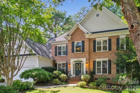 Photo of 7418 Tarland Lane, Charlotte, NC 28269 (MLS # 4413714)