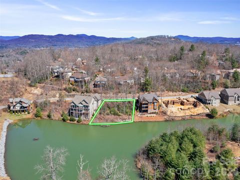 82 Narrows Run Loop Hendersonville NC 28791
