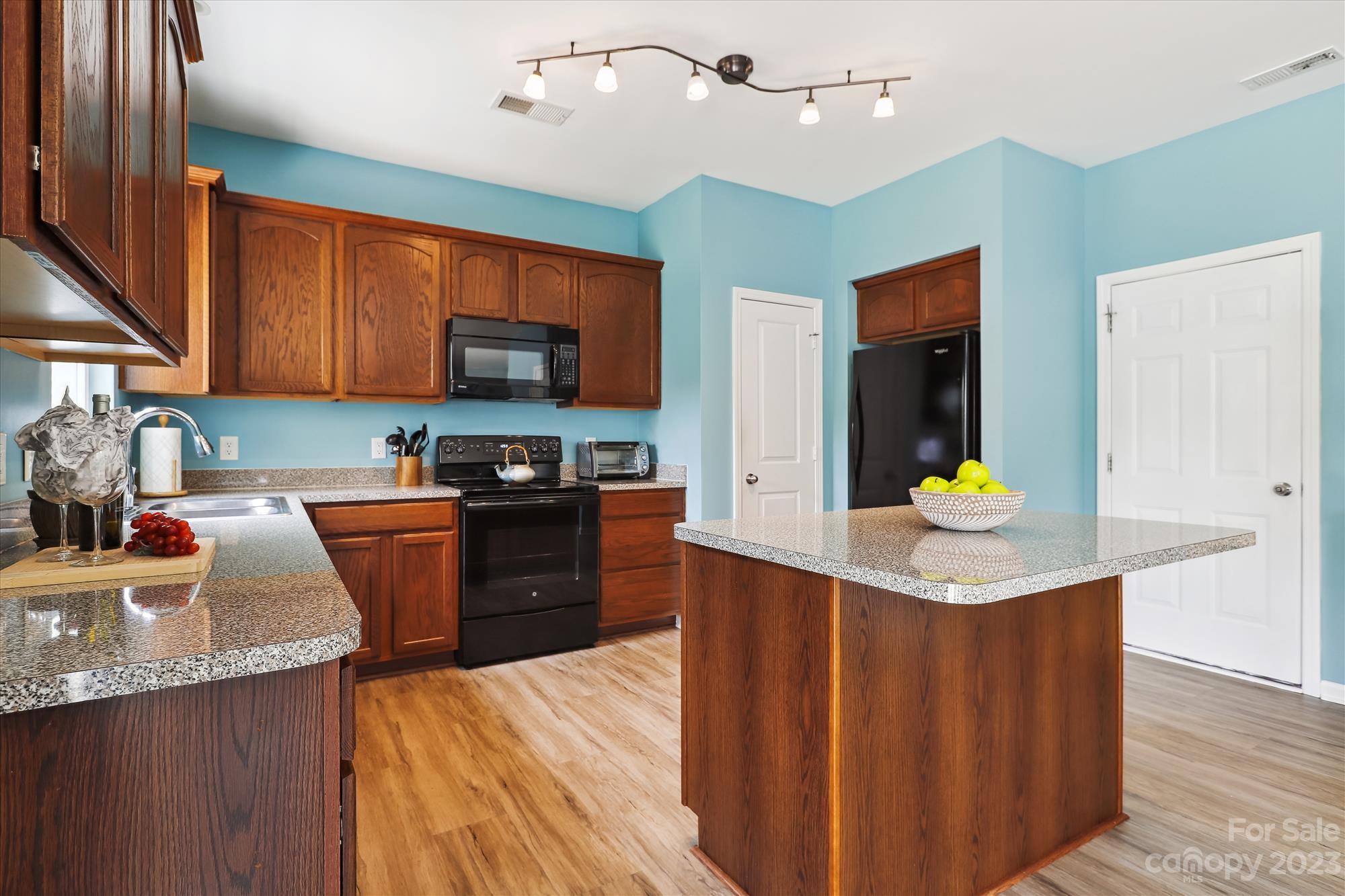 Almond Glen - Residential