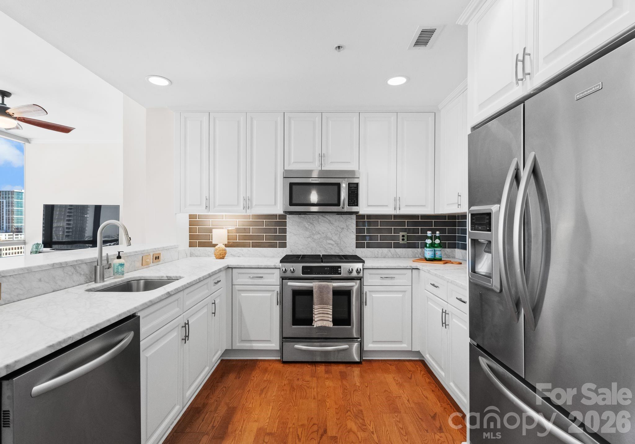 315 Arlington Avenue 1601