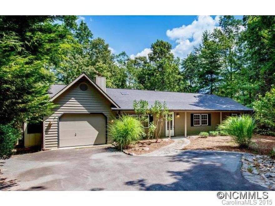 One level living on the golf course! Combo living/dining has vaulted ceiling, skylights, brick fp w/gas logs & wood floor. PLUS, lrg family room w/vaulted ceiling,wood floor & beams. Spacious kitchen has solid surface counters,tile floor & skylight. Large screened porch overlooks golf course. Master has wood floor, entrance to screened porch, bath w/walk-in shower & lrg closet w/built-ins. CFPOA Amenity Fee of $8000. Being Sold "AS-IS"-See Rider