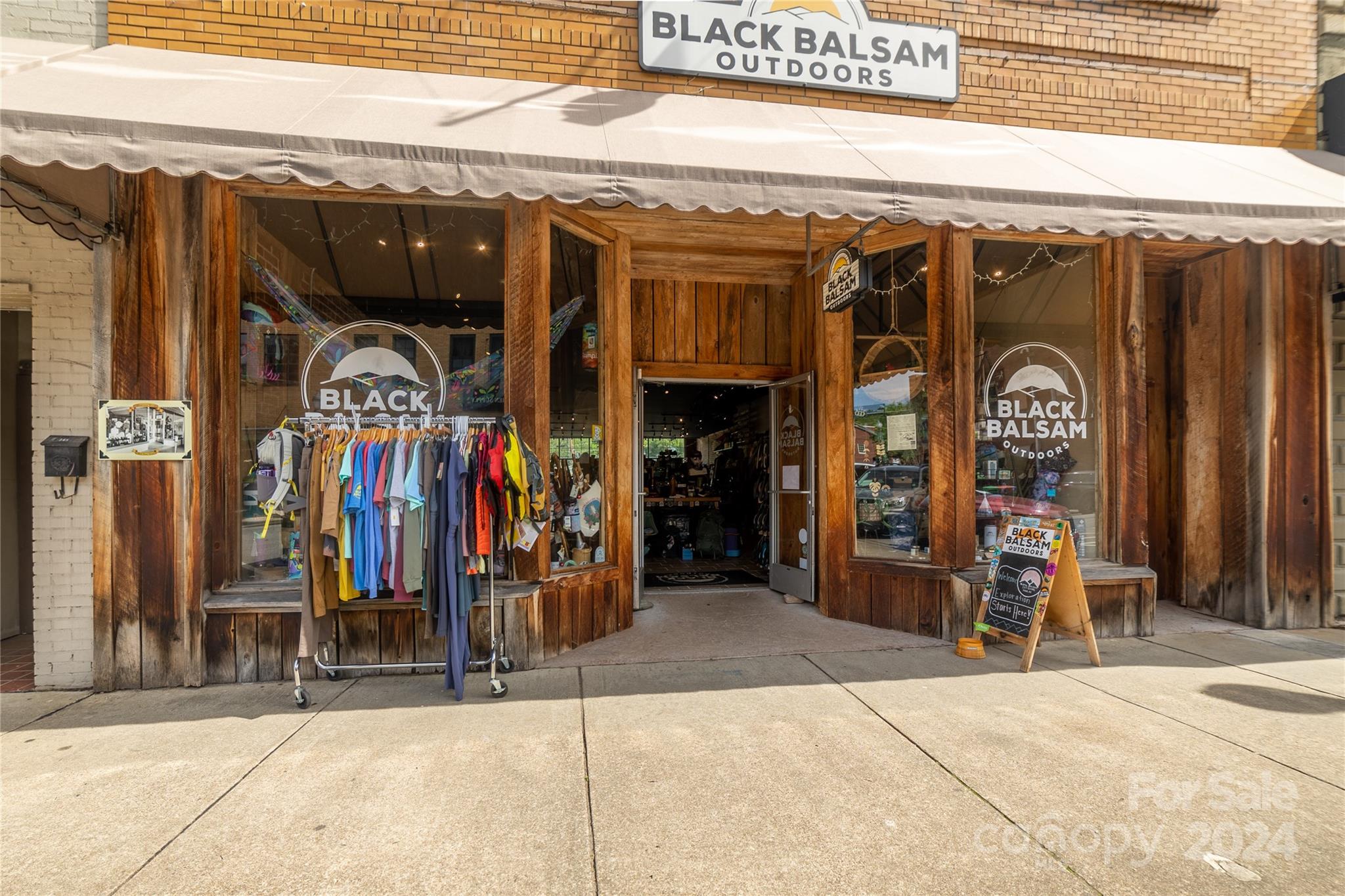 562 W Main Street