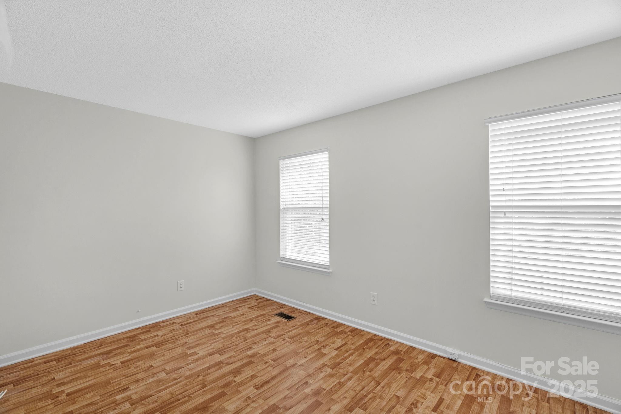 Mcalpine Woods - Residential