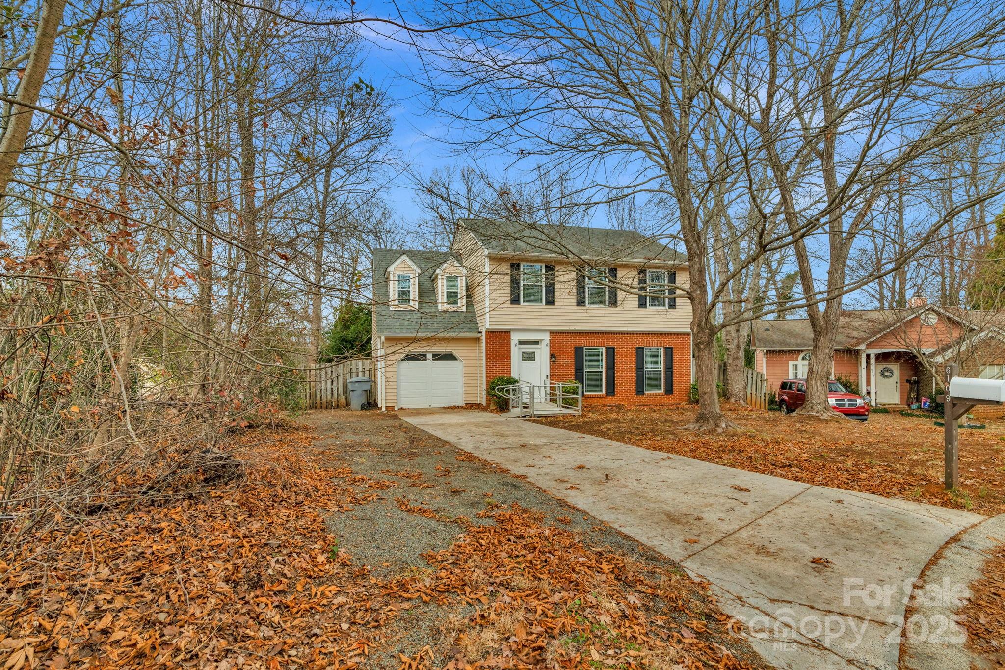 6109 Tartan Green Court