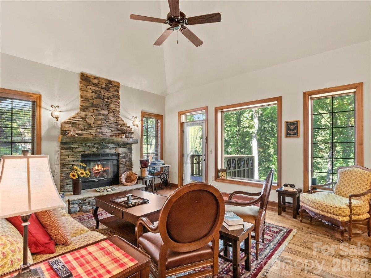 81 Creekside Way F-301